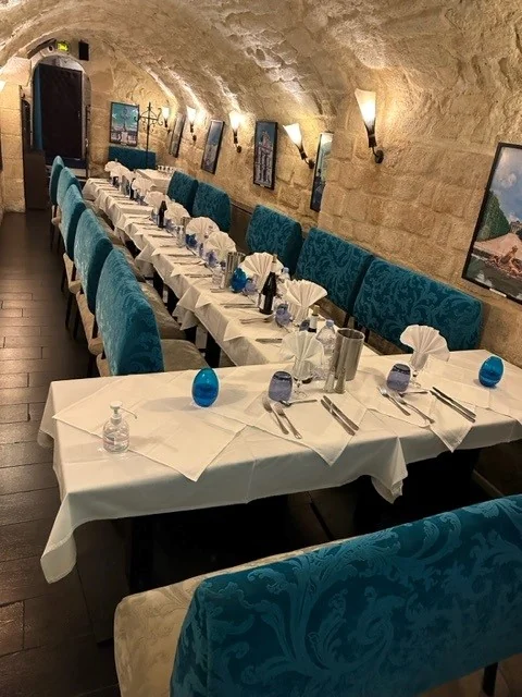 Table en T cave voûtée